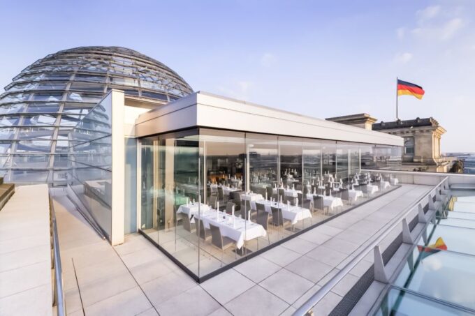Berlin: Rooftop Dinner at the Käfer Restaurant Reichstag - Dress Code and Attire