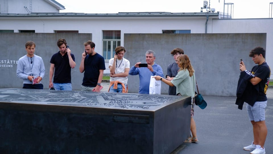 Berlin: Sachsenhausen Concentration Camp Museum Tour - Meeting Point and Transportation