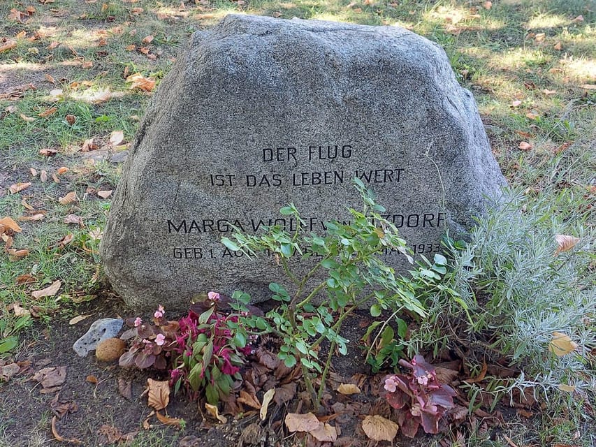 Berlin: Tour Through the Invalids Cemetery - Cemeterys Role in Wars