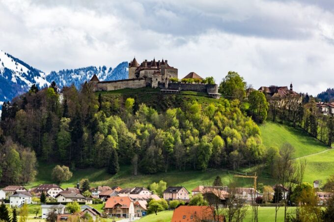 Bern: Gruyères Cheese and Cailler Chocolate Tasting Tour - What to Expect