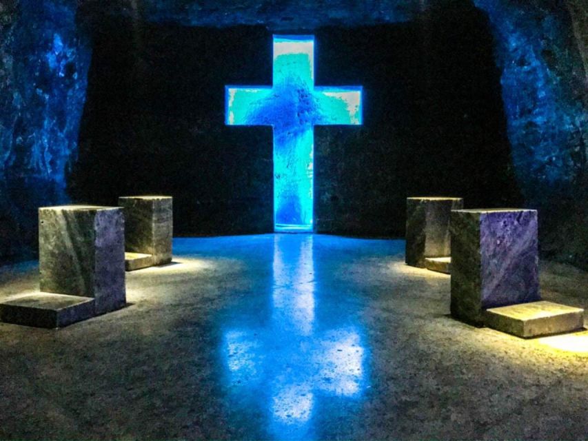 Bogotá: Salt Cathedral Private Tour With Entry Ticket - Exploring Zipaquirá Village