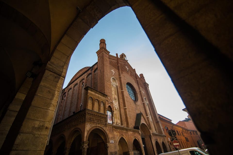 Bologna: Capture the Most Photogenic Spots With a Local - Personalized Itinerary