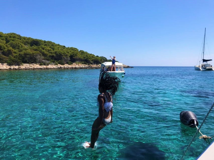 Brač: Blue Cave Island Hopping Luxury Tour - Exploring Historical Towns