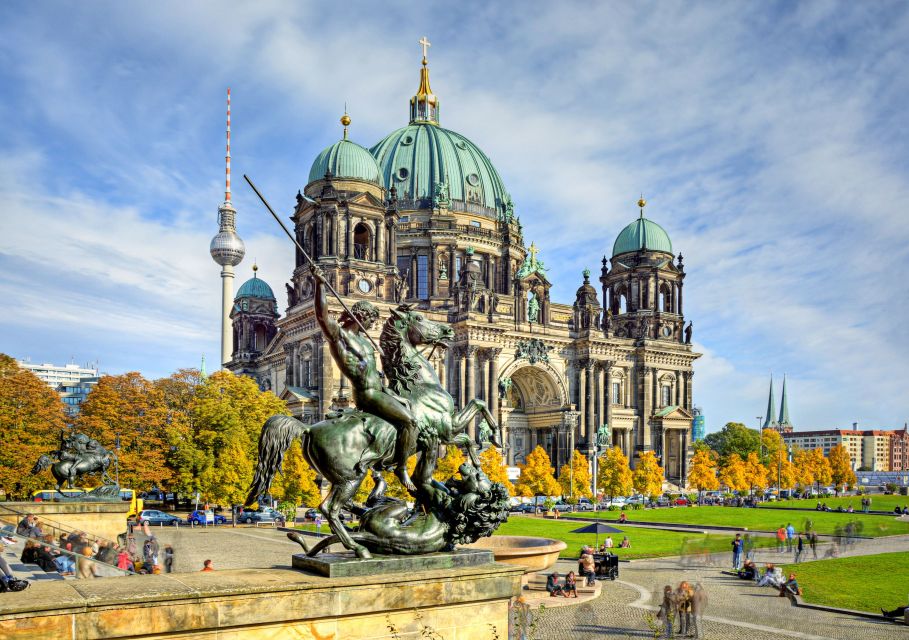 Brandenburg Gate and Berlin Off the Beaten Path Walking Tour - Payment and Booking Details