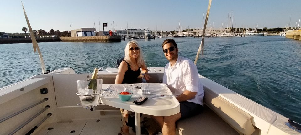 Cádiz: Private Sun Cruise for 2 With Aperitif and Wine - Local Cuisine and Drinks