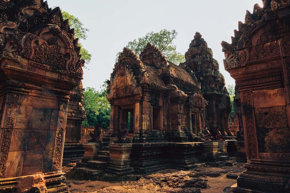 Cambodia Elephant Sanctuary and Banteay Srey Temple Tour - Exploring Banteay Srey Temple