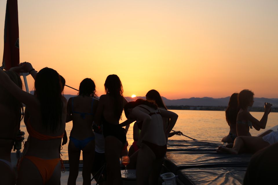 Cambrils: Sunset Catamaran Cruise With Drinks - Booking and Cancellation