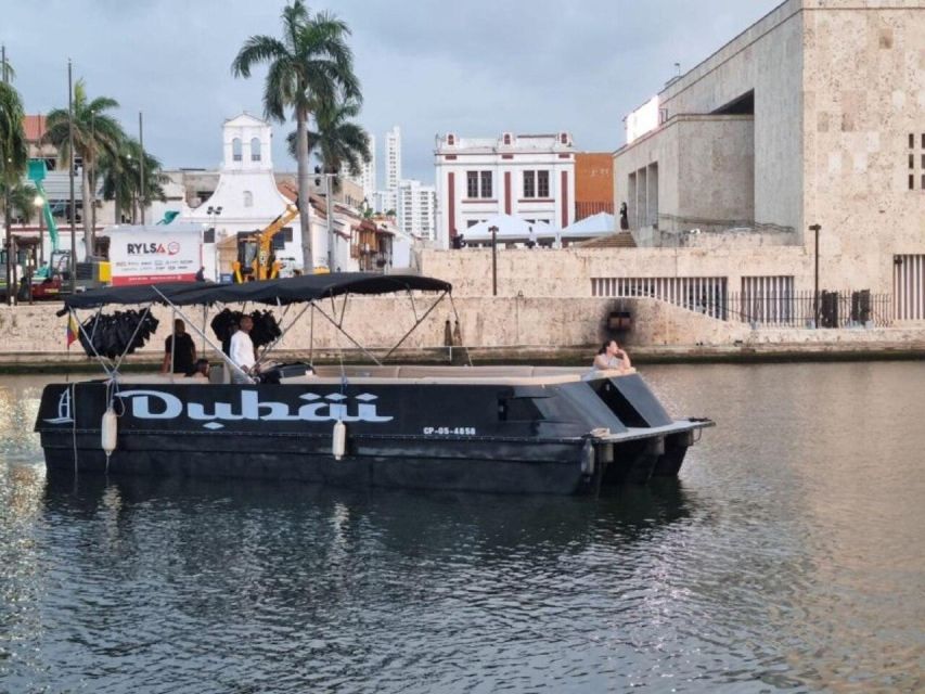 Cartagena: Sunsetplan on Yacht With Open Bar and DJ on Board - Nearby Attractions