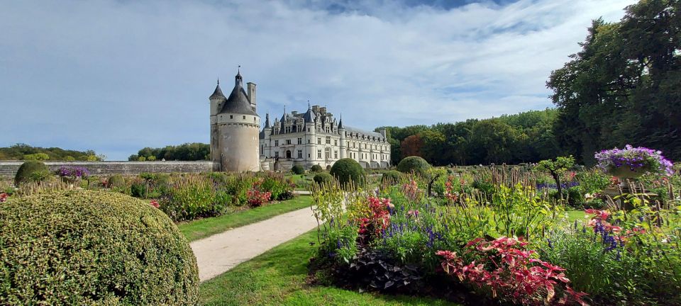 Chambord and Chenonceau Day Trip With Licensed Guide - Pickup and Drop-off Information