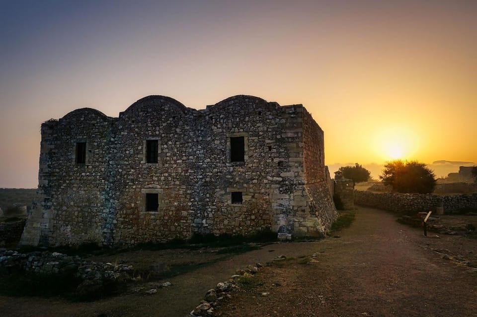 Chania in a Nutshell: Crete's Ancient & Modern History Tour - Visiting Venetian Harbor