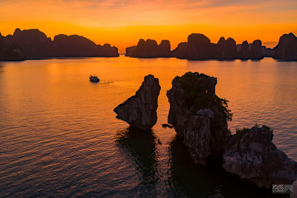 Charter Yacht: Enjoy the Breathtaking Sunset on Ha Long Bay - Important Guest Information