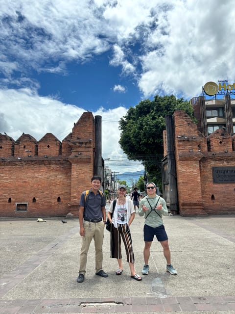 Chiangmai: Historical and Cultural Exploration Bike Tour - Meeting Point and Main Stops