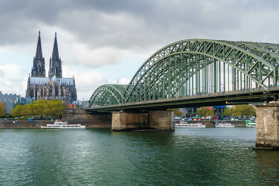 Cologne Highlights Privat Walking Tour & Panoramic Boat Trip - Panoramic Boat Experience