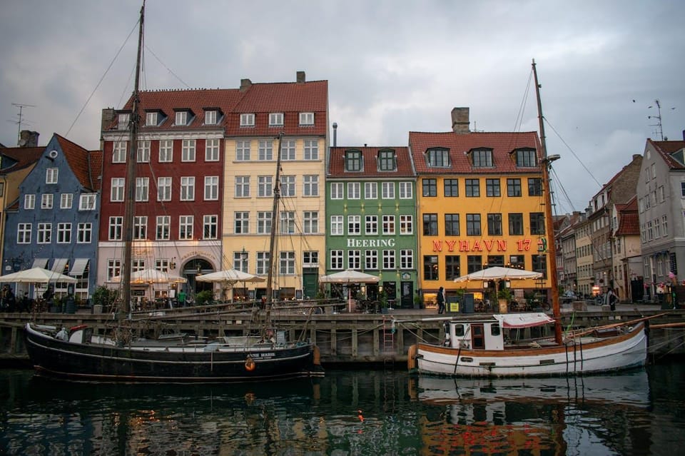 Copenhagen: Public 2-Hour Guided Walking Tour in French - Cancellation Policy