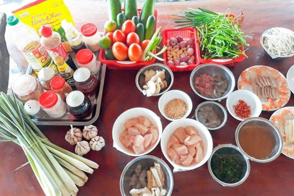 Da Nang: Local Market Trip With Home Funny Cooking Class - Local Market Visit