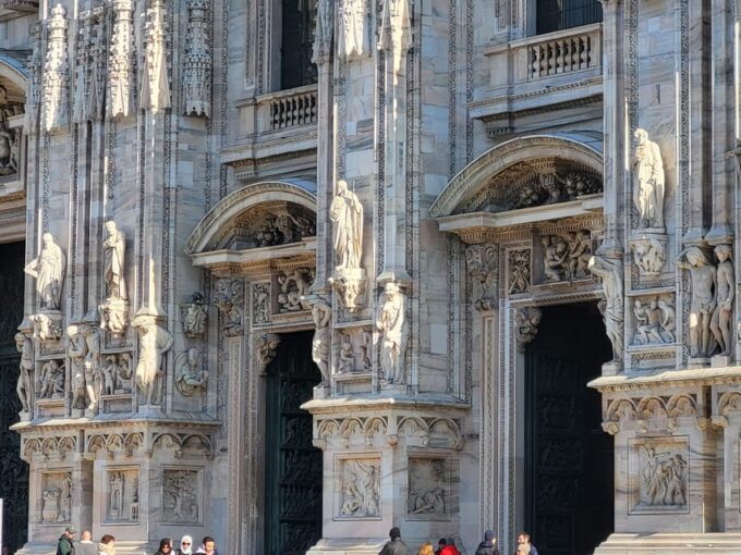 Duomo Di Milano Guided Tour & Rooftops - Prohibited Items