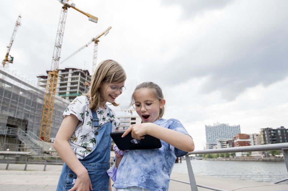 Düsseldorf: City Exploration Game for Kids With Geolino - Additional Tips for Families