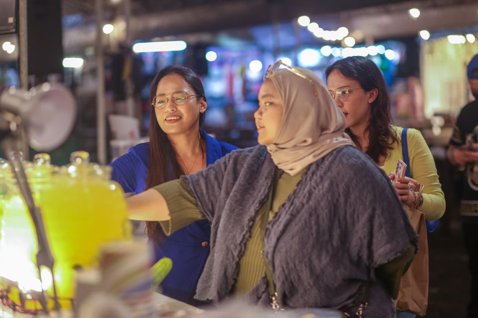 ⭐ Makati Filipino Street Food With Venus ⭐ - Preparing for the Tour