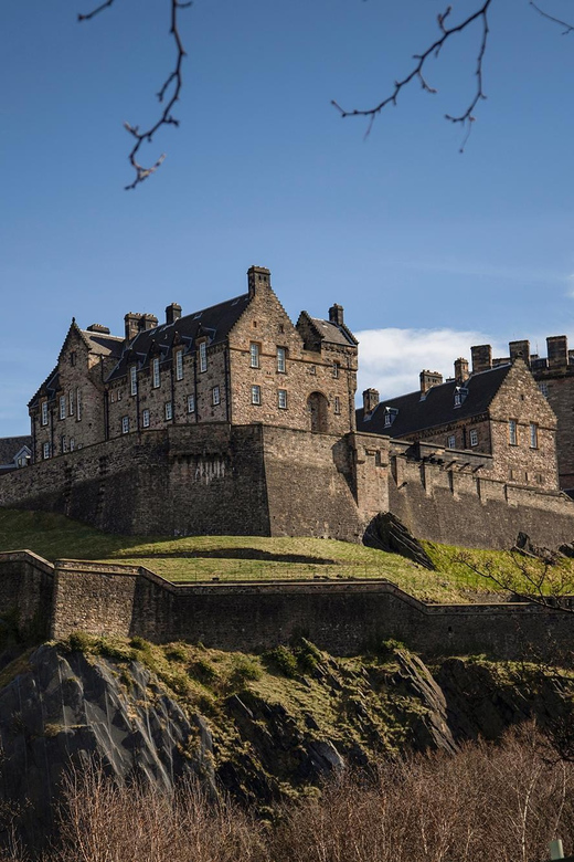 Edinburgh: Full-Day Walking Tour With Castle Included - Important Tour Information