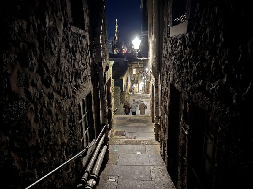 Edinburgh: Ghost and Dark Side of the City Walking Tour - Customer Feedback and Ratings