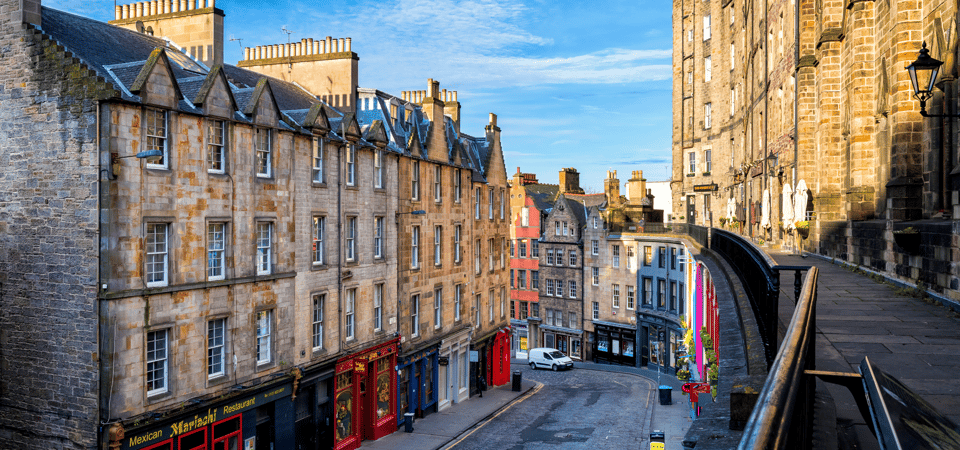 Edinburgh: Old Town Walking Tour With an APP - Tips for an Enjoyable Experience