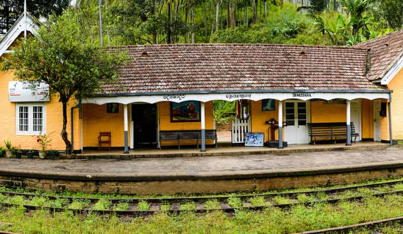 Ella Hotel to Demodara Railway Station TukTuk Transfer - Itinerary Details