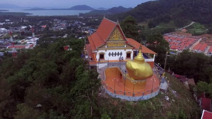 Enjoy the Merit of 9 Famous Temple in Phuket. - Booking Information and Availability