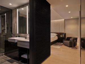 Equinox Hotel Hudson Yards New York City - Fitness and Wellness Facilities