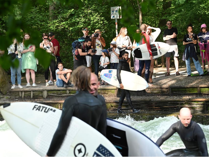 Exploring Munich by Pedicab: Premium Two Hour Tour - Leisurely English Garden Tour