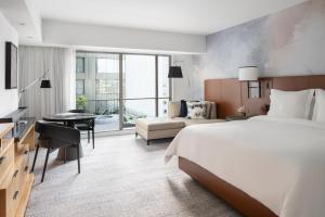 Four Seasons Hotel Seattle - Nearby Attractions and Activities