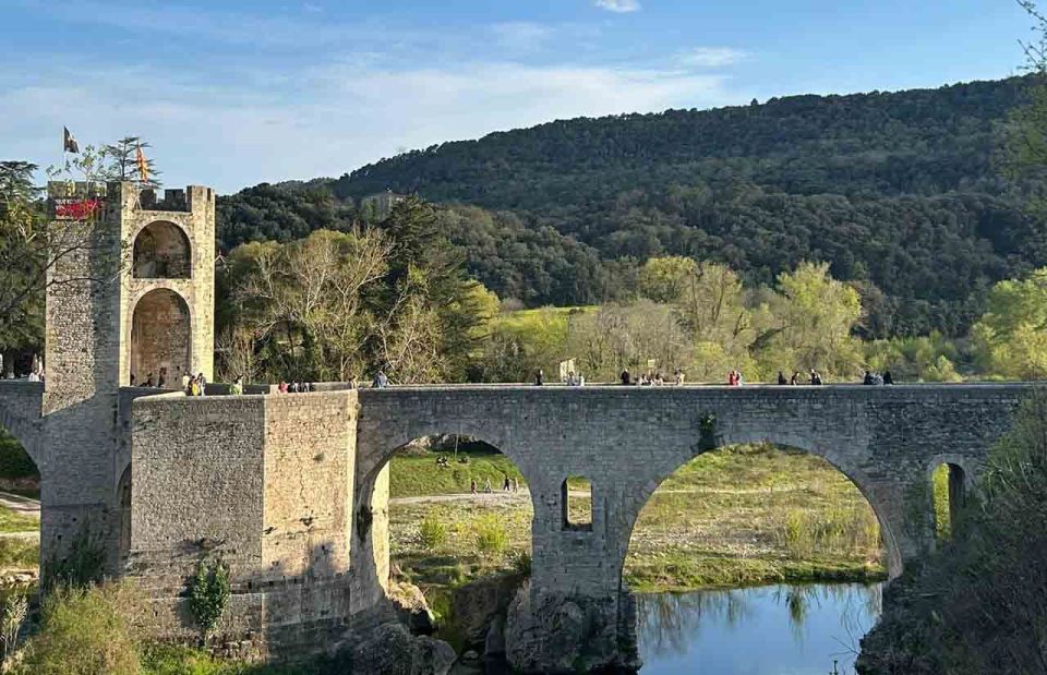 From Barcelona: Gerona and Besalú Guided Tour - Discovering Catalan History