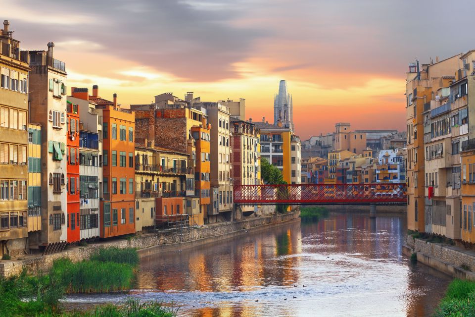 From Barcelona: Private Full-Day Girona & Sitges Guided Tour - Guided Tour Experiences