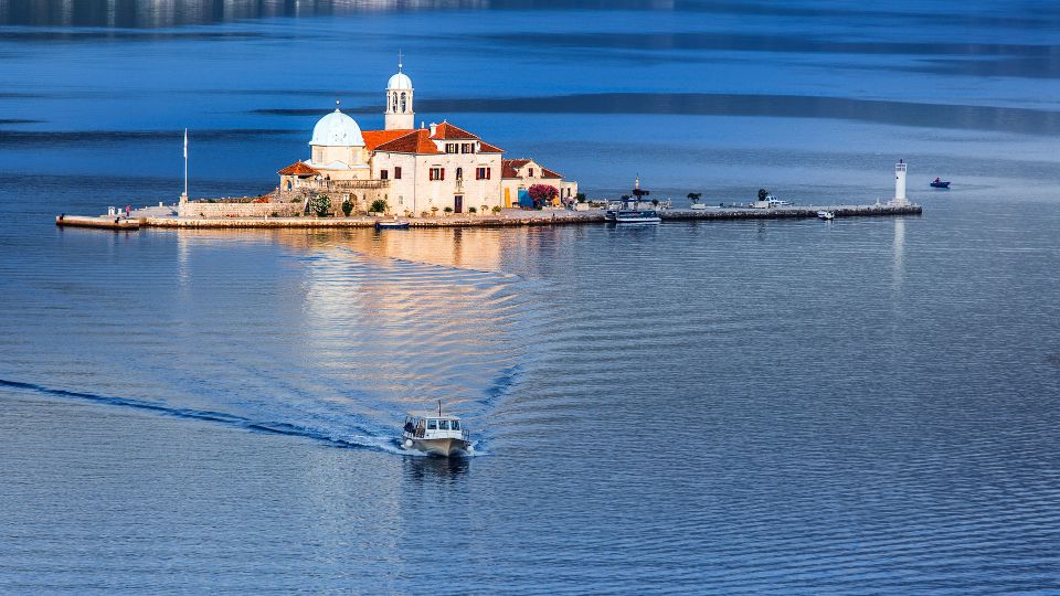 From Dubrovnik: Montenegro Boat Tour From Perast to Kotor - Exploring Historic Kotor