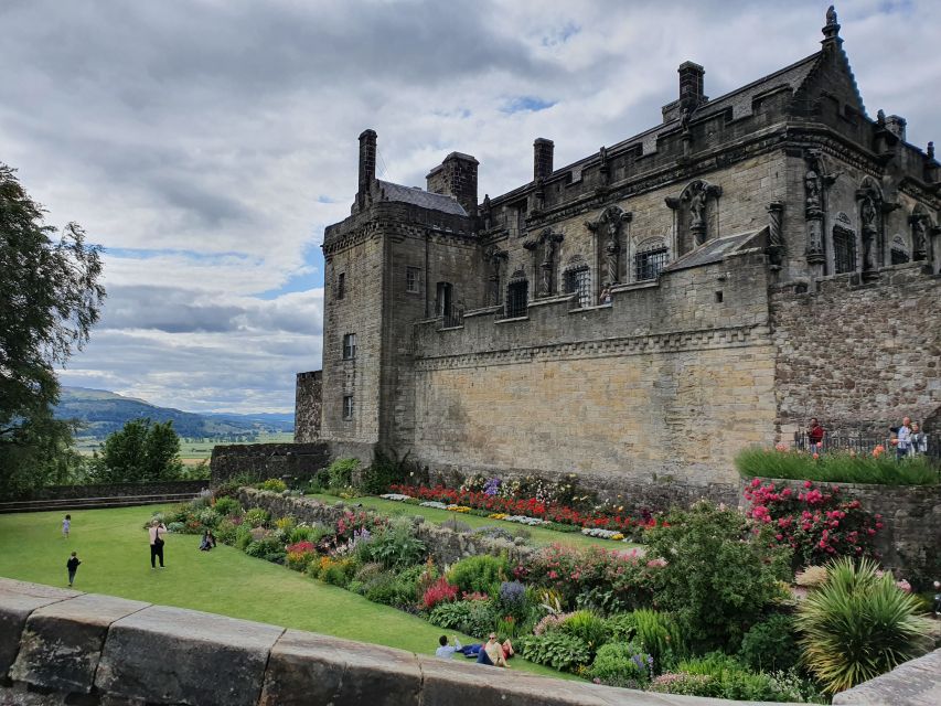 From Edinburgh: Stirling Castle, Kelpies and Loch Lomond - Frequently Asked Questions