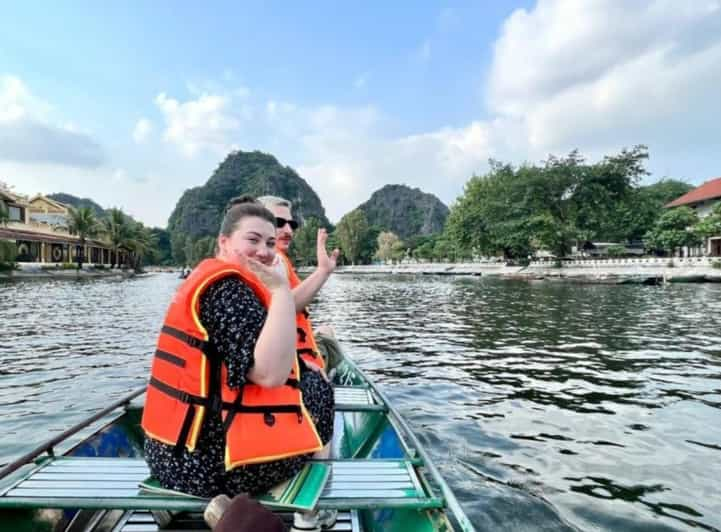 From Ha Noi: Tam Coc -Hoa Lu &Mui Cave Fullday Private Trip - Cuisine and Dining