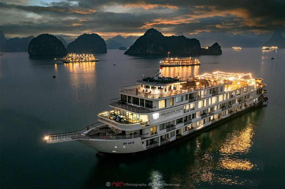 From Halong: HALONG DINNER CRUISE With ENTERTAINMENT - Important Requirements