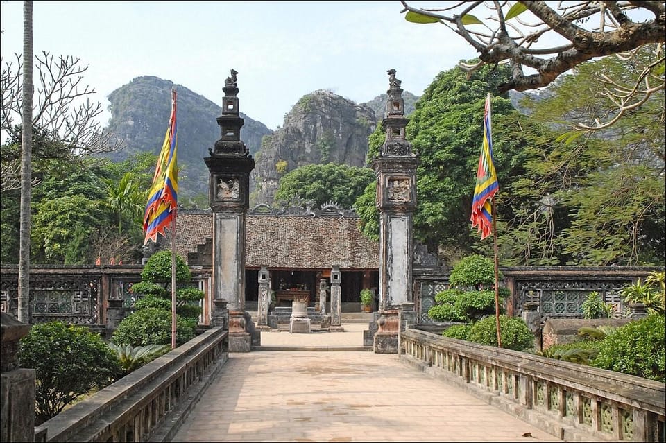 From Ninh Binh : Hoa Lu , Trang An, and Mua Cave Day Tour - Hoa Lu Ancient Capital