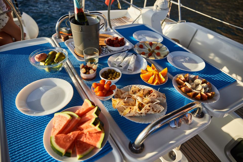 From Puerto De Mogán: Sailboat Trip With Food and Drinks - Customer Ratings and Feedback