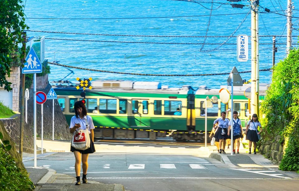 From Tokyo: Kamakura Buddha, Enoshima,Shrine,Enoden Day Trip - Nearby Attractions and Recommendations