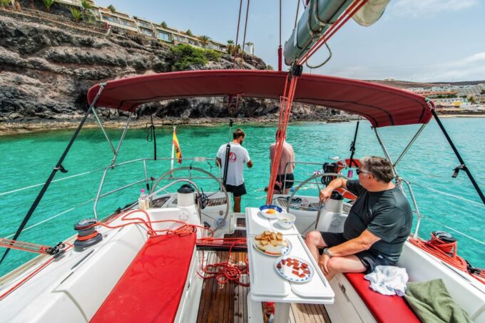 Fuerteventura: Sailing With Snorkeling and Dolphin Watching - Dolphin Watching Opportunities