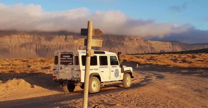Graciosa Island: Jeep Safari Playa De Las Conchas - Visiting Pedro Barba Village