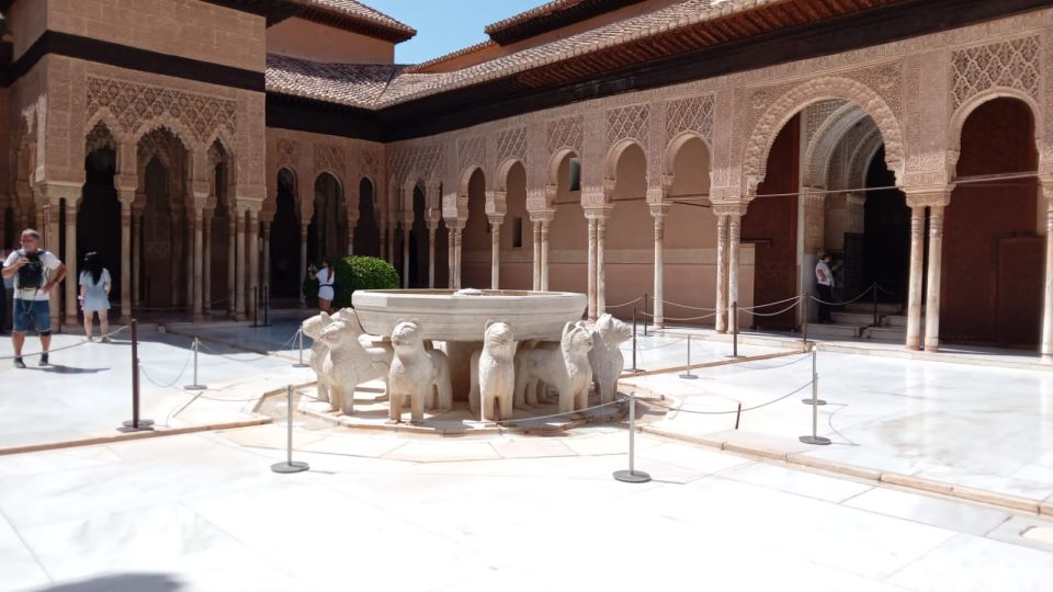 Granada: Alhambra, Alcazaba, and Nasrid Palaces Tour - Frequently Asked Questions