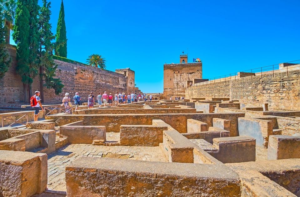 Granada: Alhambra Tour in a Premium Group - Important Information