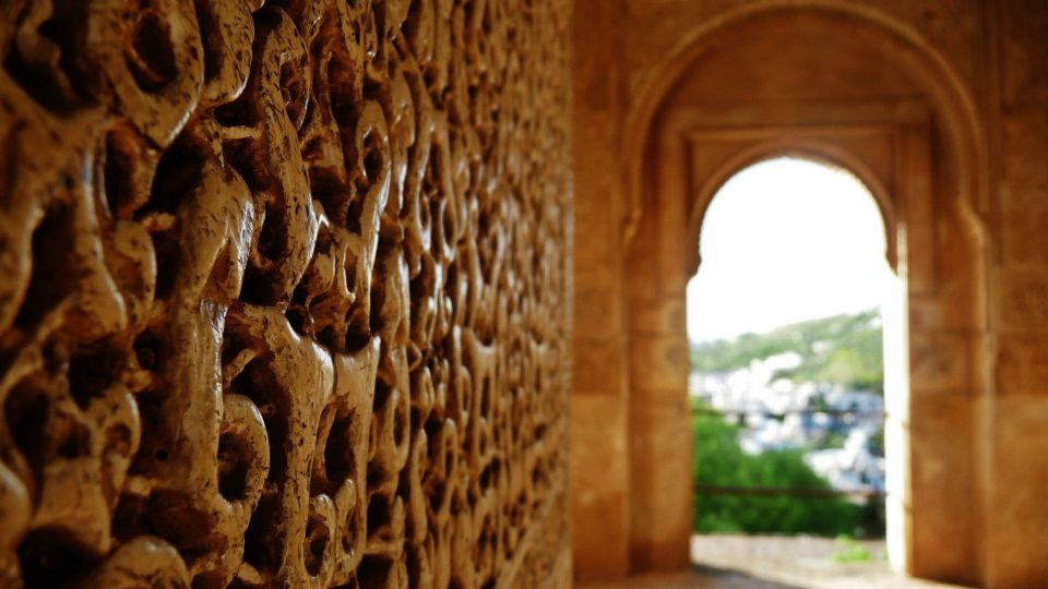 Granada: Fast-Track Alhambra & Nasrid Palaces Guided Tour - Cancellation Policy