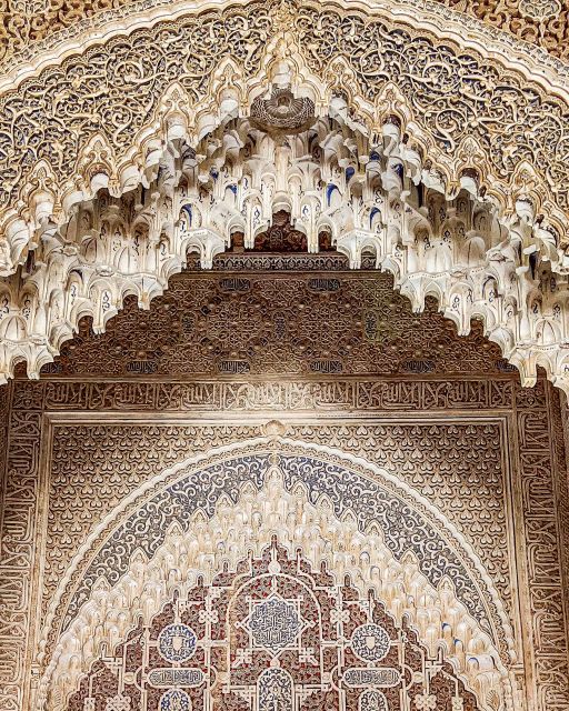 Granada: Private Full Alhambra Tour With Nasrid Palaces - Exploring the Alhambra