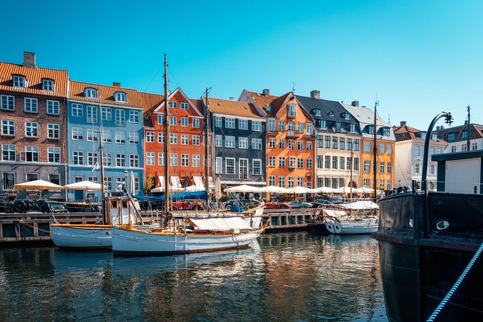 Guided Tour of Copenhagen Old Town, Nyhavn, Kings Garden - What to Bring