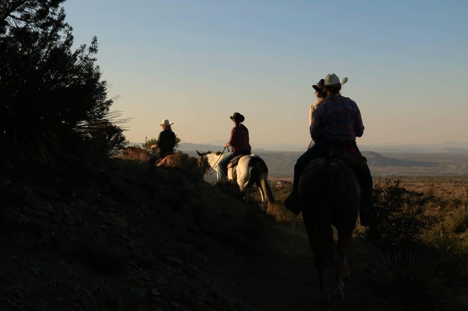 Half Day Horseback Riding Experience Through Joshua Tree - What to Bring