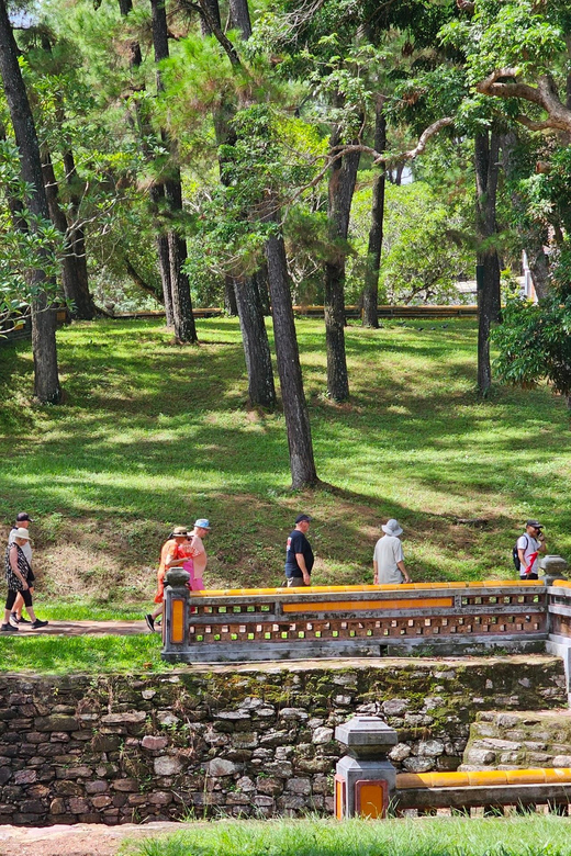 Half-Day Hue Tomb Tour: Khai Dinh, Minh Mang and Tu Duc - Communication and Coordination