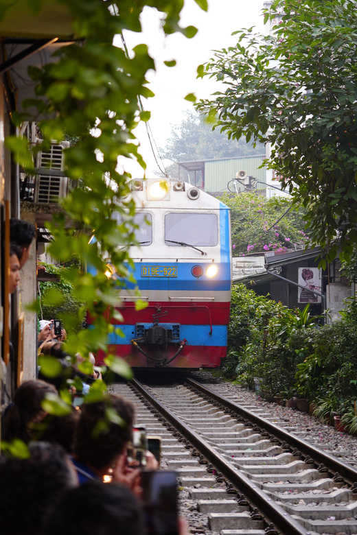 Hanoi: Authentic Food Tour With Local Pals - Cancellation Policy