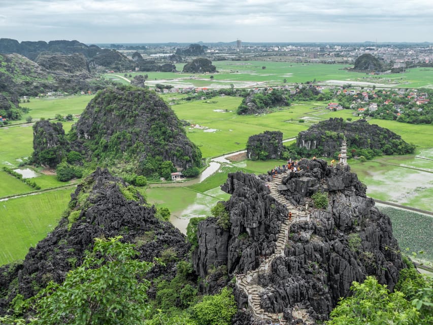 Hanoi-Ninh Binh Full Day Tour: Hoa Lu, Trang An, Mua Cave - Mua Cave